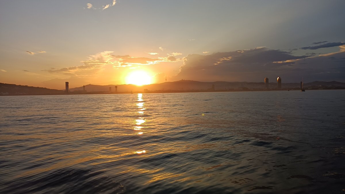 Experience Barcelona's Sunset on a 2-Hour Cruise