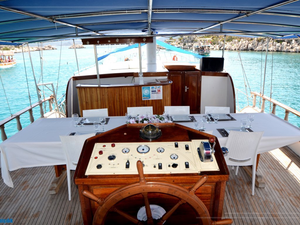 Sailboat - Custom - 8 baths