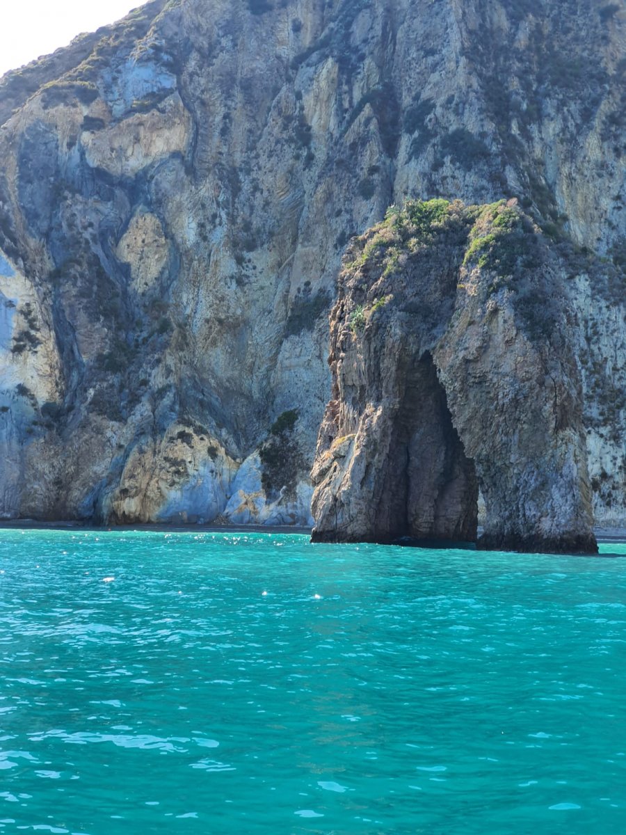 Sailing school in the Tyrrhenian Sea