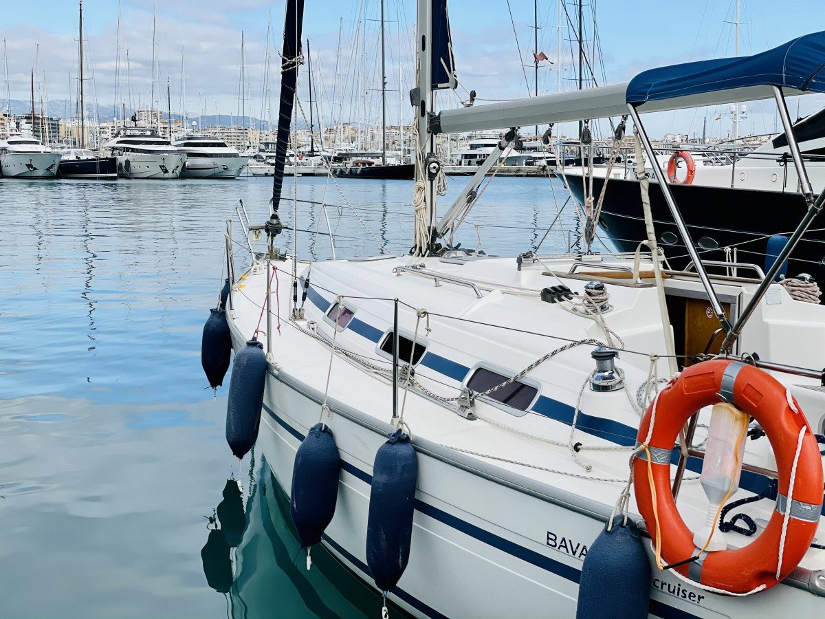 Bavaria Yachts - 11 metros