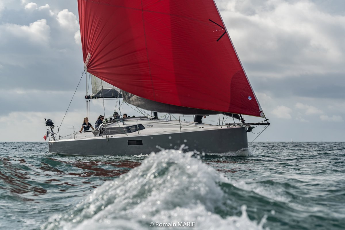 Aprende a navegar en Pogo 36 en La Rochelle, Francia