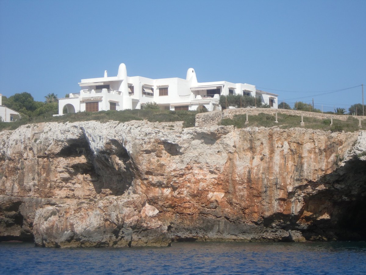 Secret islands and coves of Mallorca by sailboat