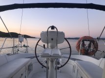A nautical adventure in the Ría de Vigo as the sun sets
