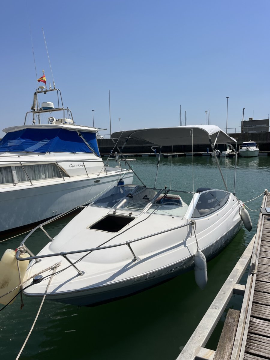 Motorboat - Bayliner - 2052 Cuddy