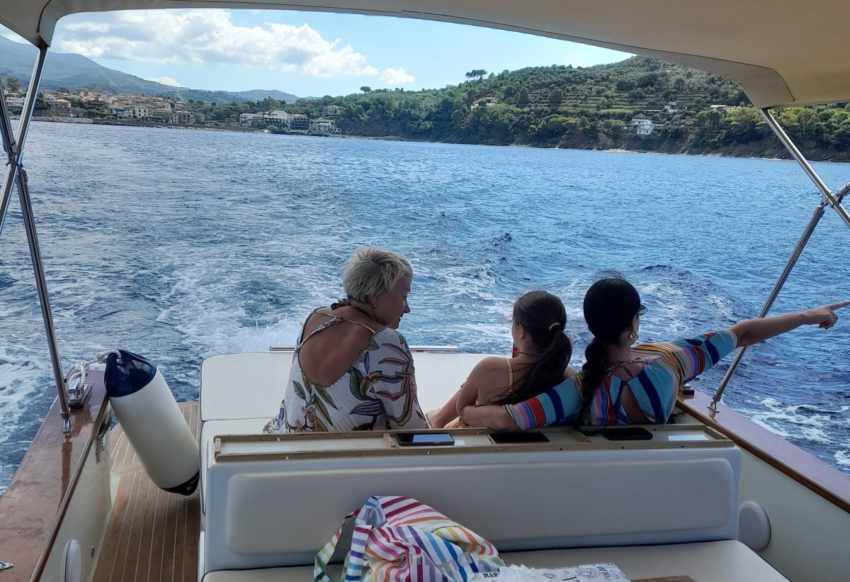 Navega por la Costiera Amalfitana en un crucero privado