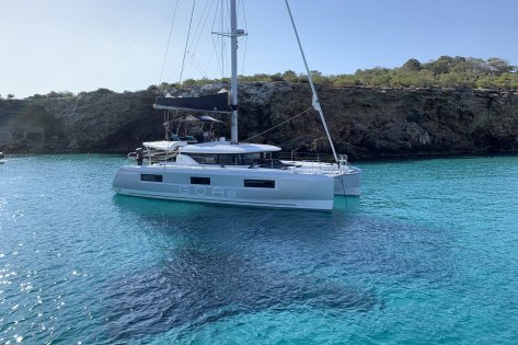 Alquiler semanal de Lagoon 46 para 8 pax en Ibiza