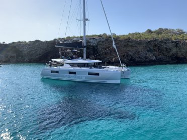Lagoon 46 weekly rental for 8 pax in Ibiza