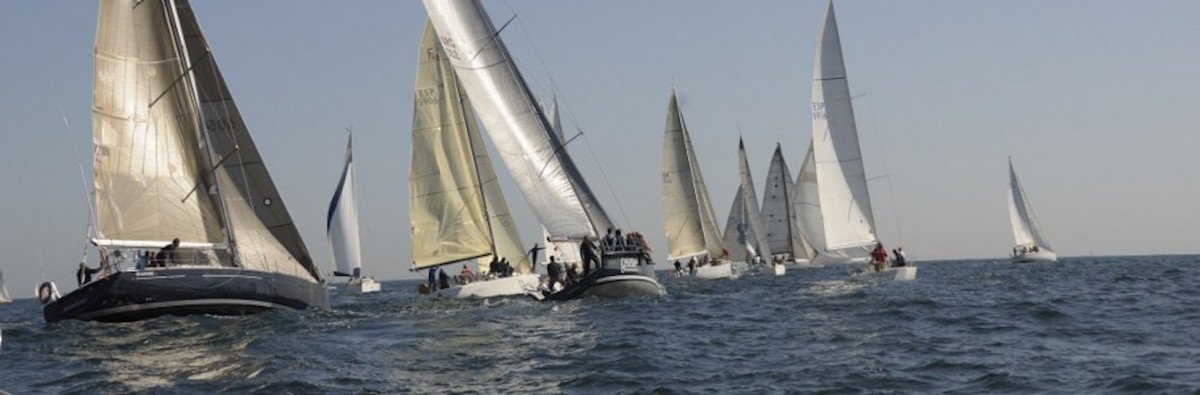 Regatta im Mittelmeer: Rennen Sie mit anderen Enthusiasten