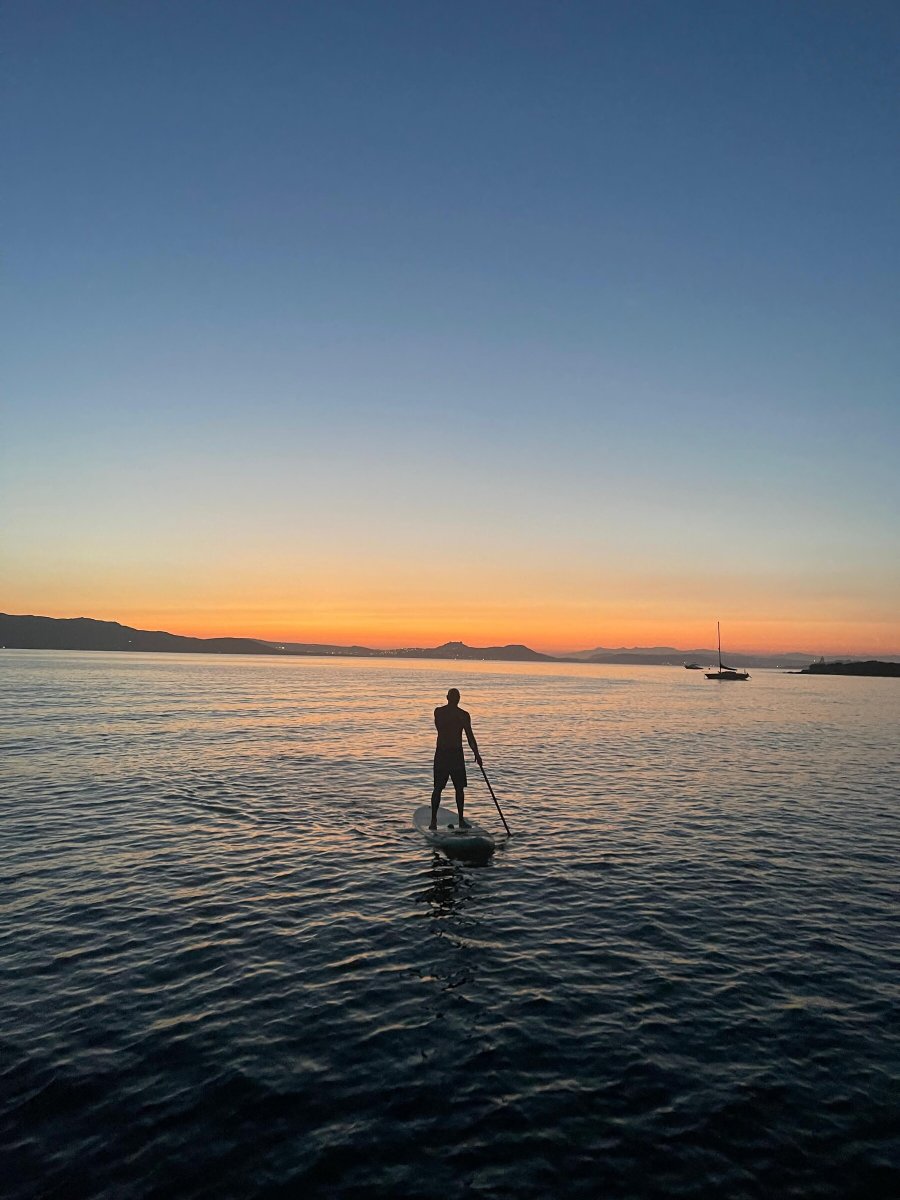 Ein Wochenende voller Segeln, Sonne und Meer in Sardinien und Korsika