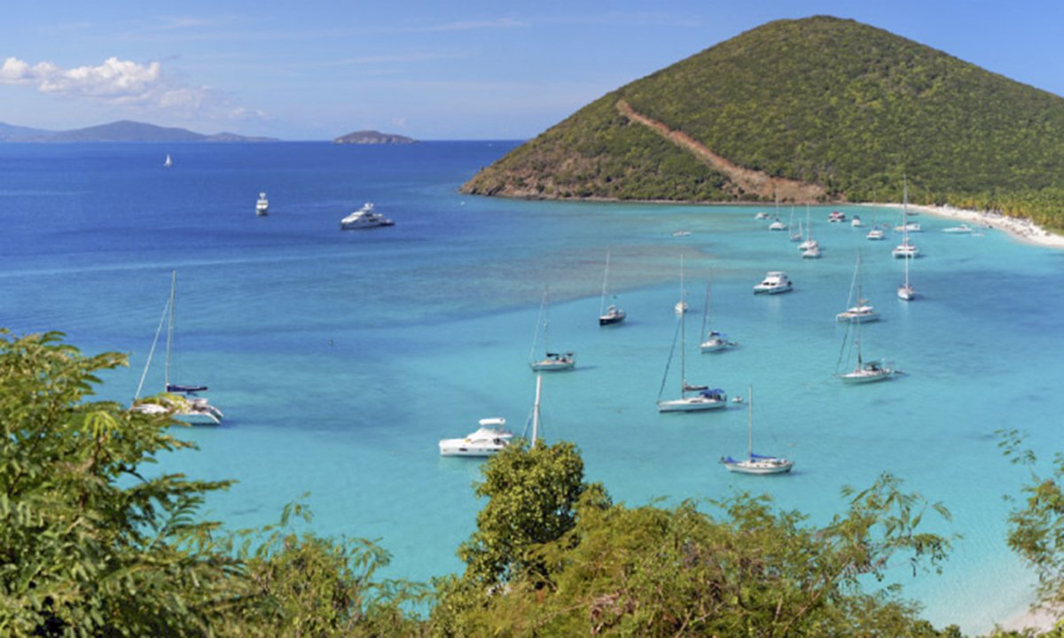 Learn navigation in the Atlantic in a catamaran