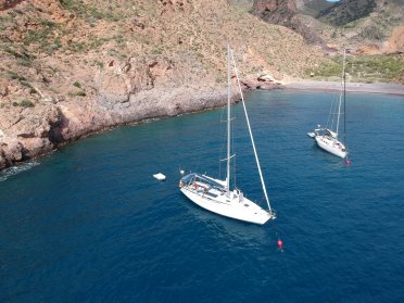 Naviga tra le isole Azzorre da Faial a Flores