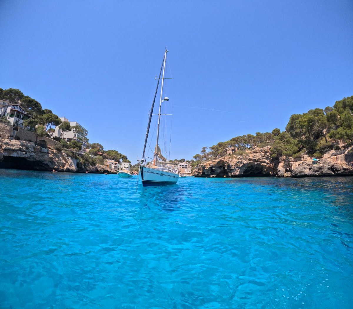 Esperienza di barca a vela per la giornata nelle calette di Maiorca