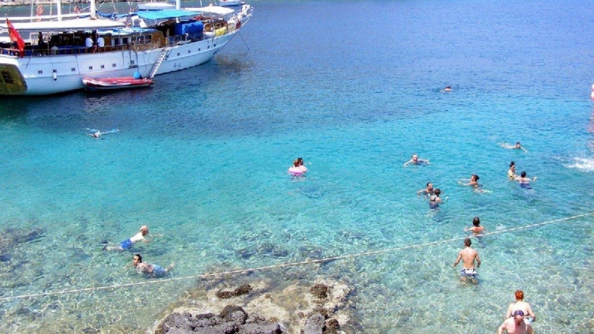 cabin-charter-sample-cabin-charter-photos-51