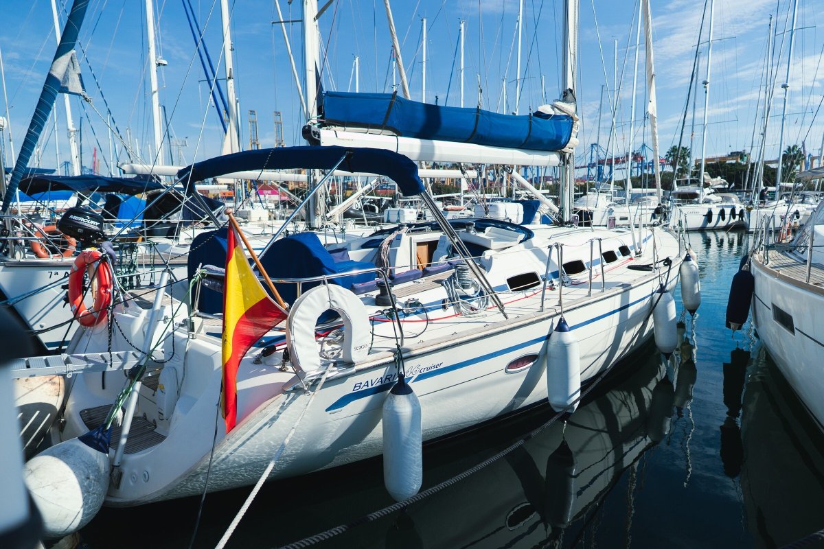 Magical night sailing experience in Valencia