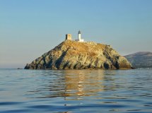 Vela en la isla de Elba en mayo: mar, naturaleza y tranquilidad