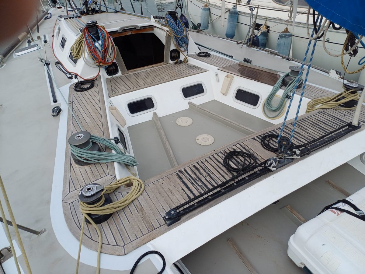 Valencia yacht charter