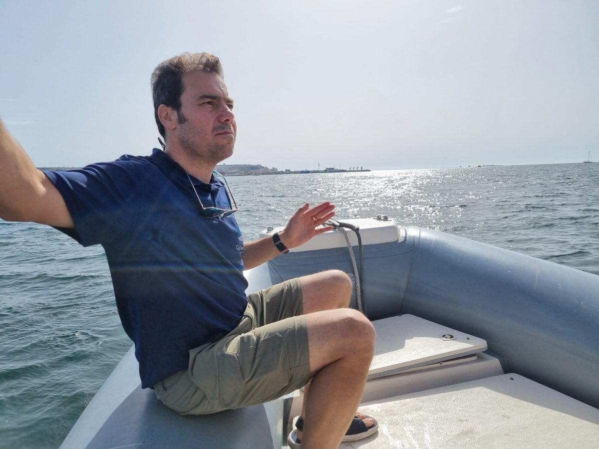 Night-time sailing experience