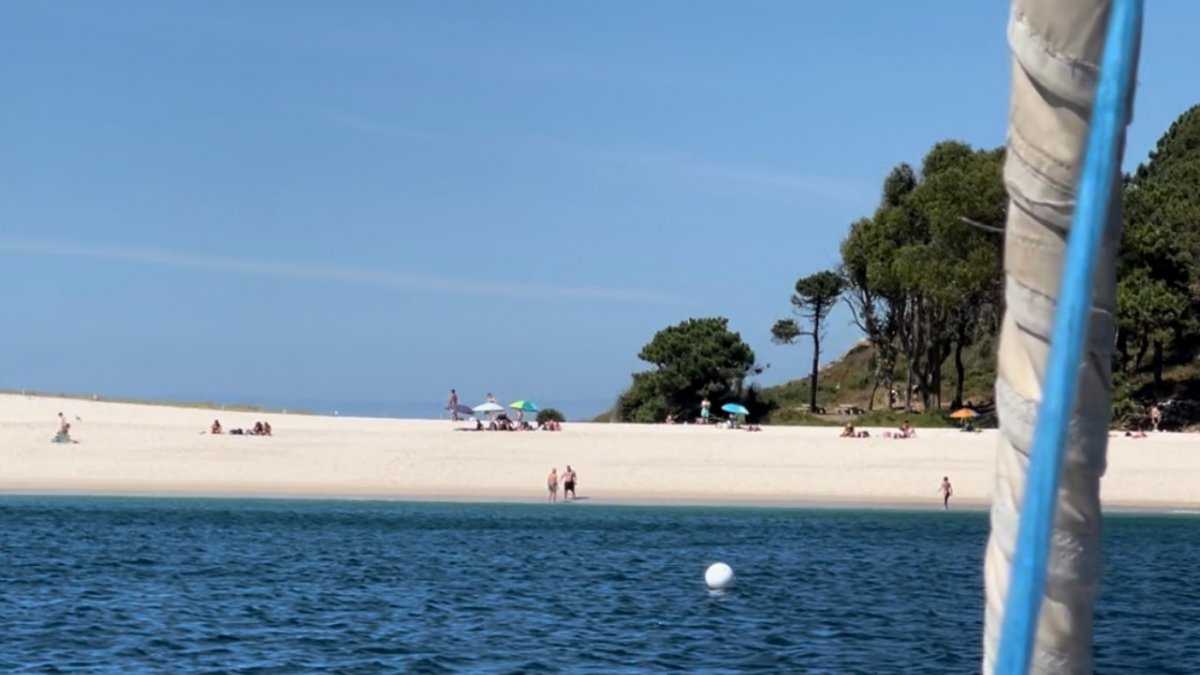 Scopri le baie e le insenature nascoste di Vigo con uno yacht privato