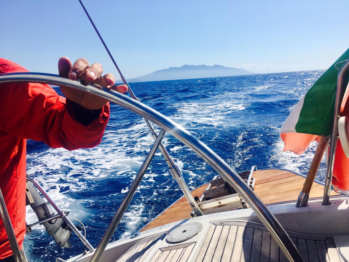 Giro in barca a Carloforte