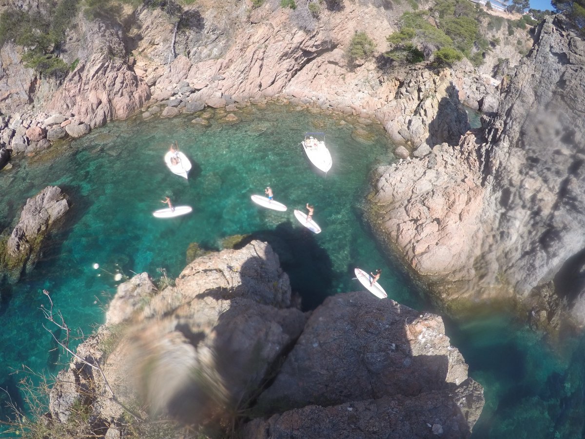 Disfrutando de la paella a bordo