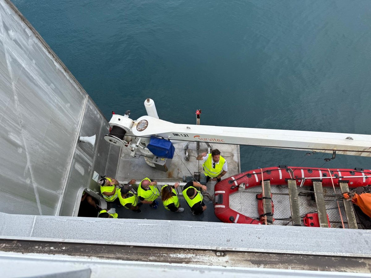 Specialization in fast rescue boats