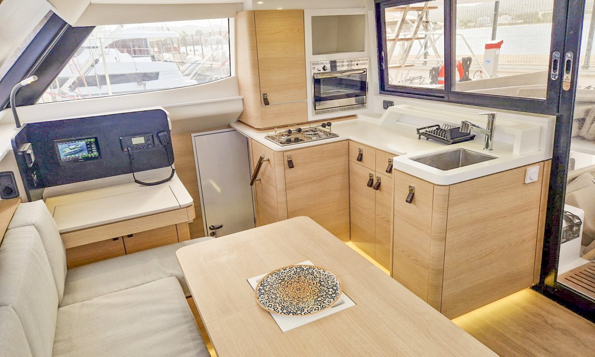 Explora el Atlántico en una flotilla de catamaranes desde Cabo Verde