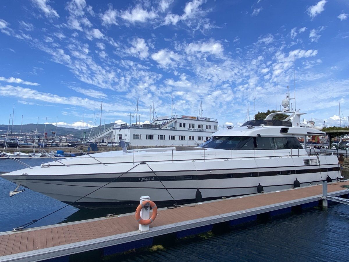 Magnum Marine - 2 baños