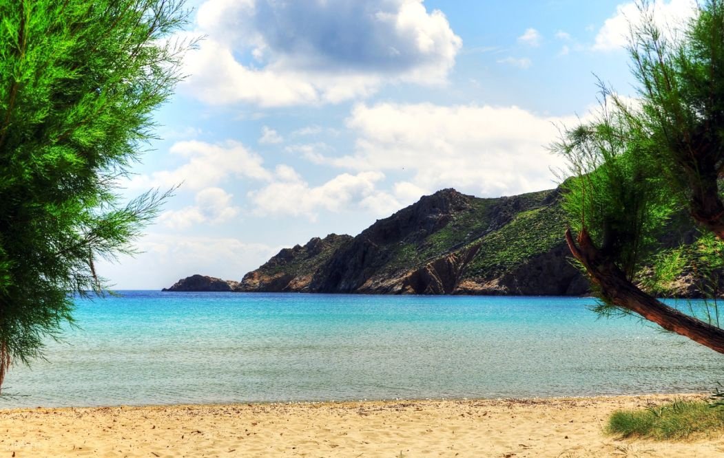 sailing with cycladic islands