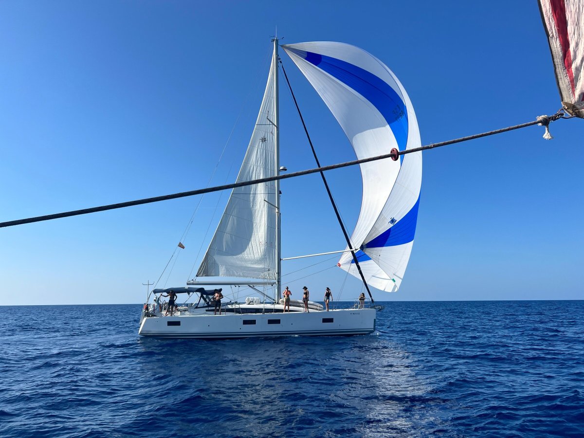 Navegando las aguas del Mediterráneo: Córcega a Castellón