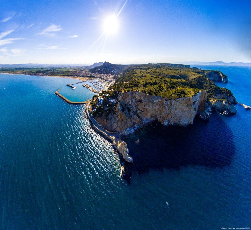 Sailboat cruise to Illes Medes from Barcelona