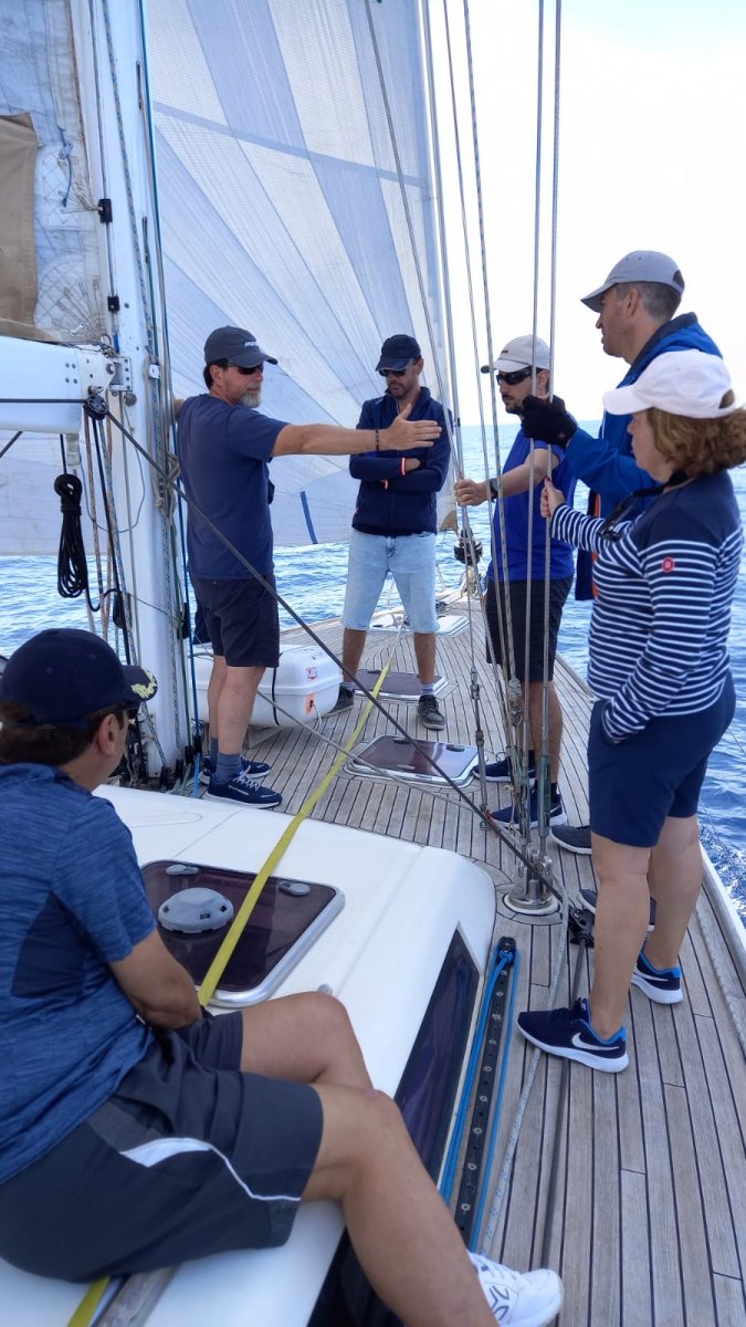 Kreuzfahrt und Praxis auf einem großen Segelboot: Korsika-Sardinien-Cannes von Nizza +425MN