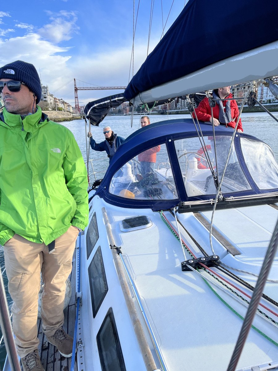 Sailing workshop in Getxo, enjoy sea adventure.