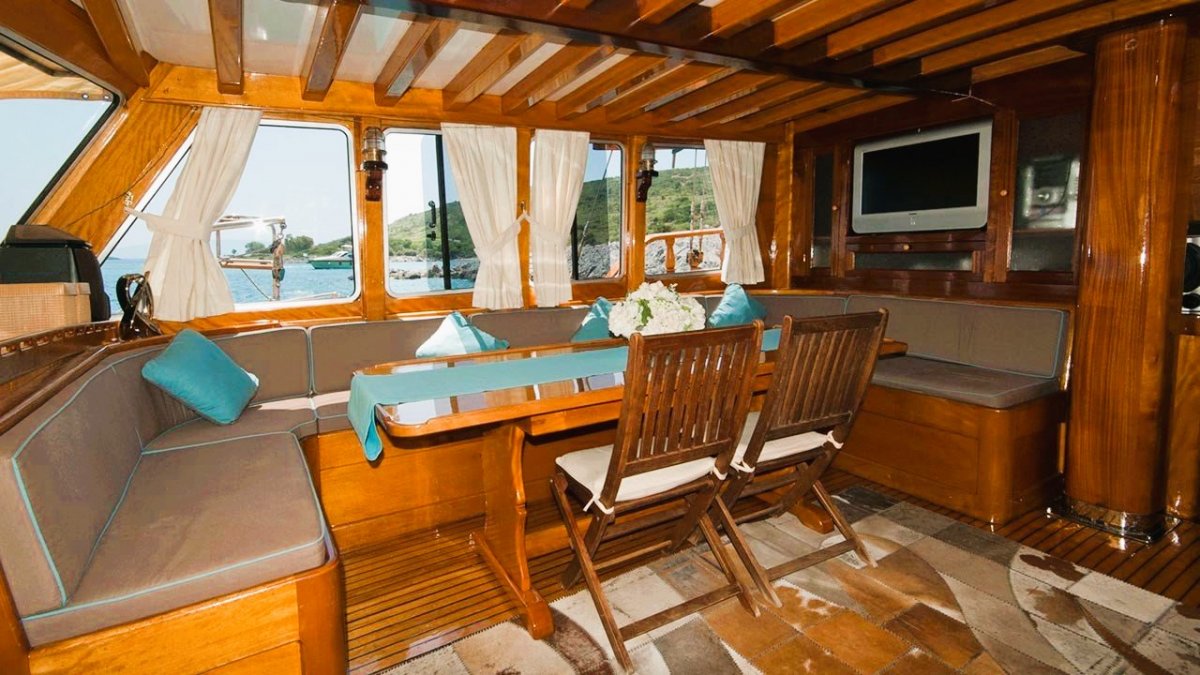 Viaje en yate con comida gourmet desde Bodrum