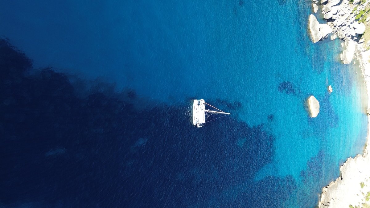 Navega por el Mediterráneo en catamarán