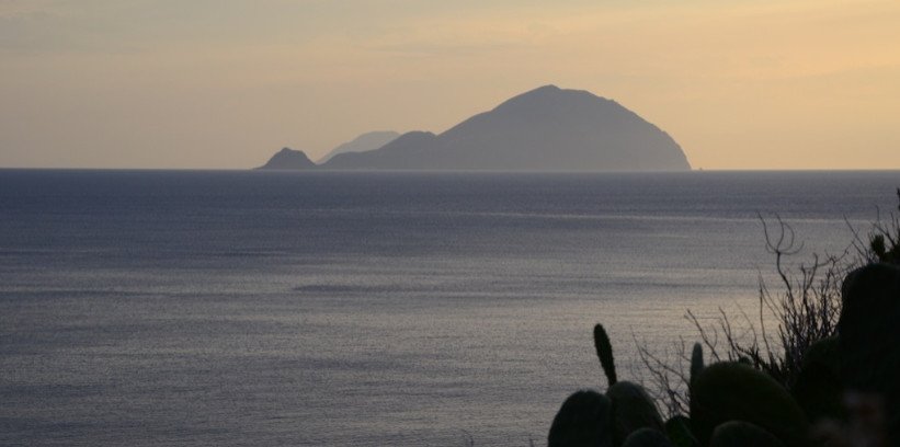 vacanze alle eolie in barca a vela 