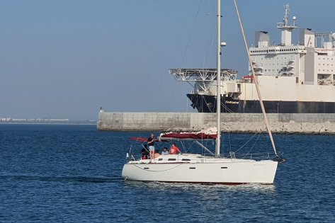 Travesía de Fin de Semana desde Cádiz: Conquista el Estrecho a Vela