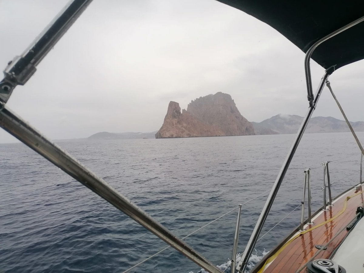 Aventúrate en el Mediterráneo con nuestros cursos de navegación