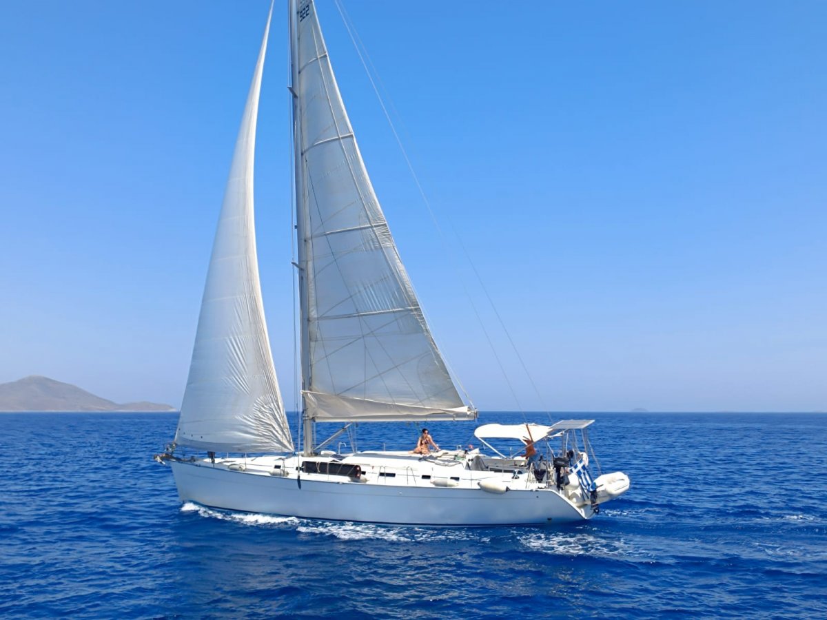 Explore the beautiful coves and beaches of the Small Cyclades on a boat trip
