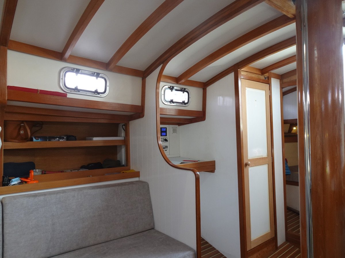 Sailboat - LHS - 12 meters