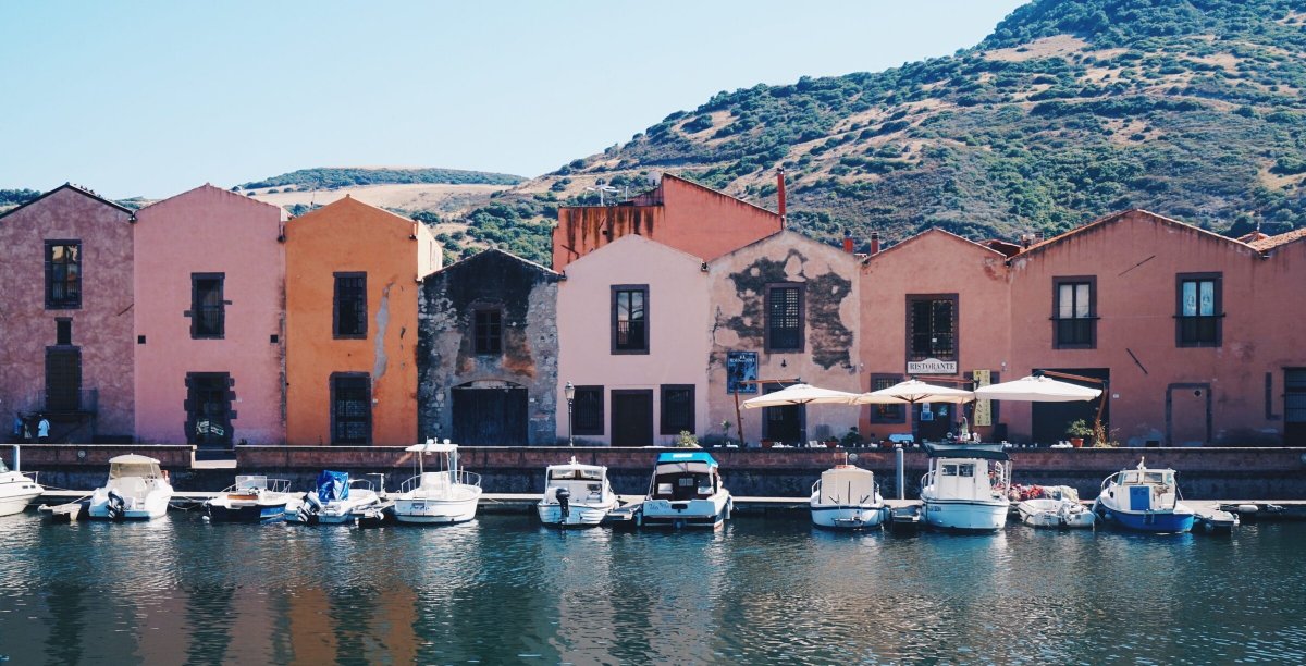 Parti per il viaggio nel Mediterraneo in catamarano