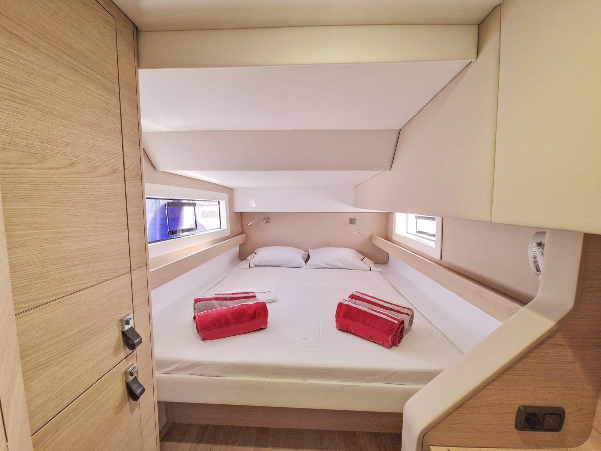 Catamaran - Adventure Yachts - 10.9 meters