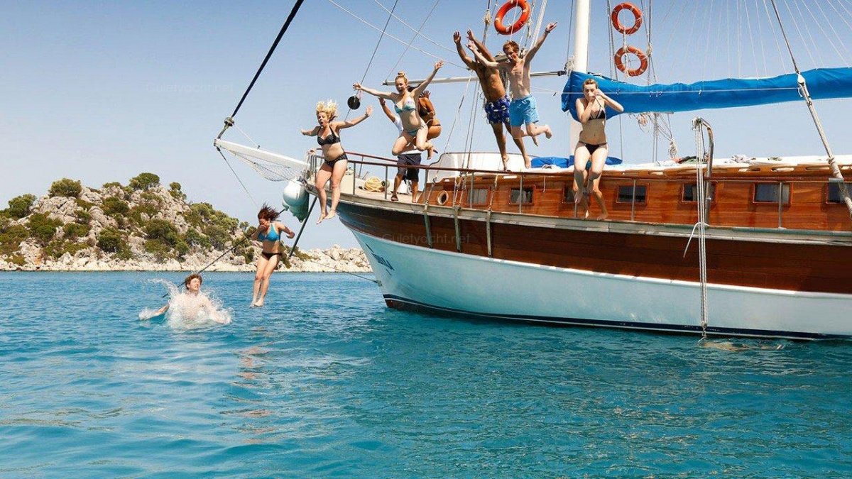 cabin-charter-sample-cabin-charter-photos-53