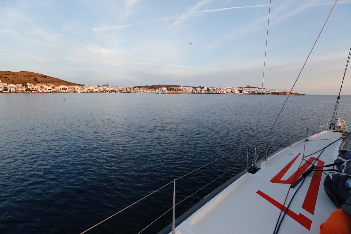 Aprende navegación en un barco de carreras