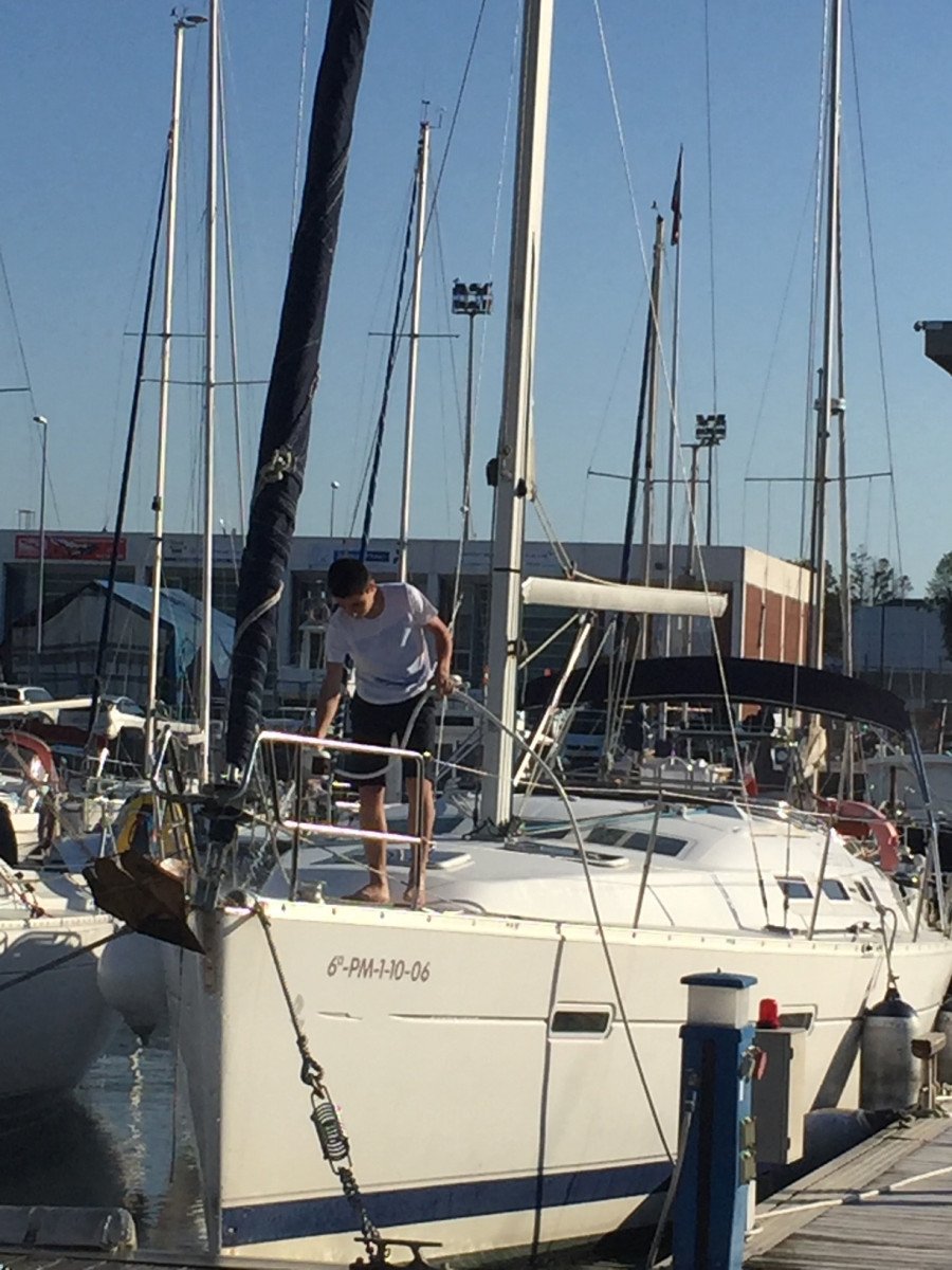 Clase magistral de vela en San Sebastián: bautismo en el mar Cantábrico