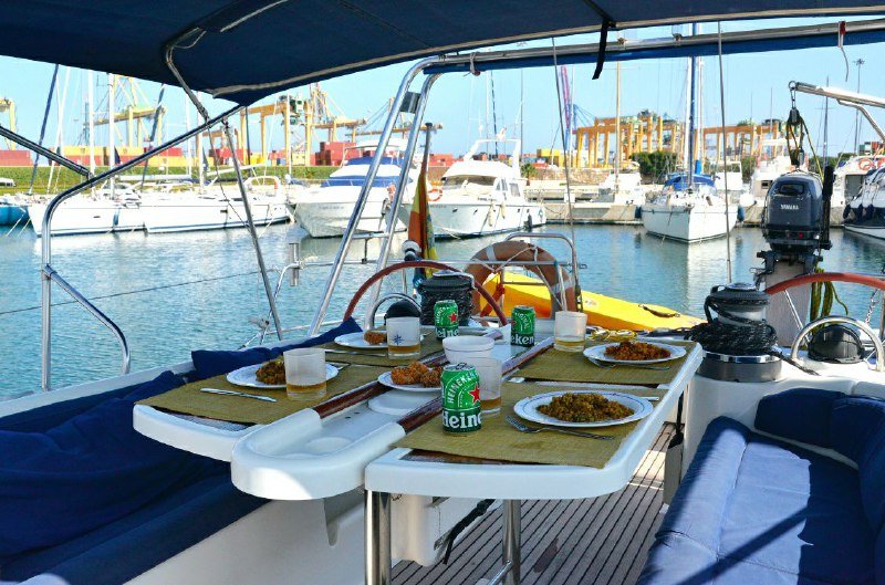 Sailing course in Ibiza's waters