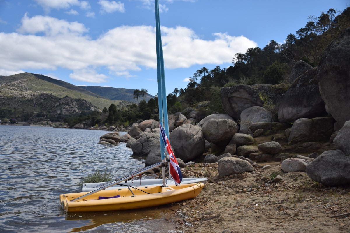 Curso de vela de crucero en embalse de Entrepeñas