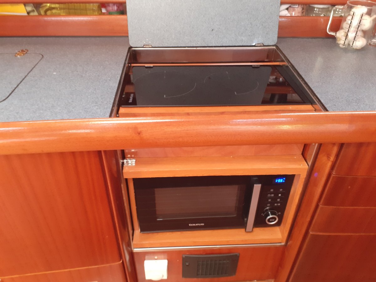 Bavaria Yachts - 13.6 {{i18n.meters}}