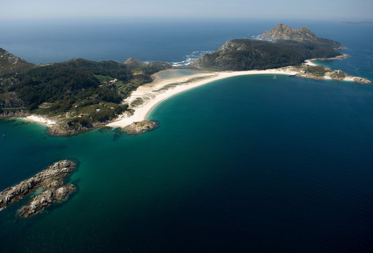 Navega por el Atlántico en un catamarán