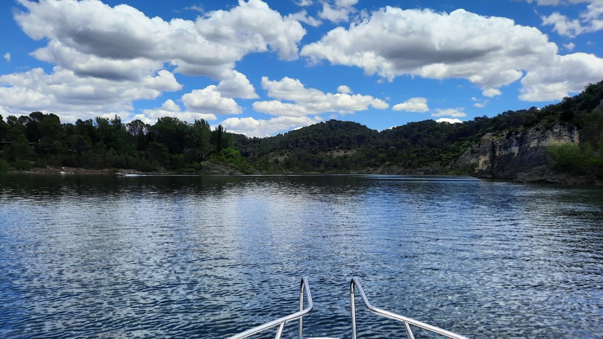 Discovering Guadalajara's beauty by boat
