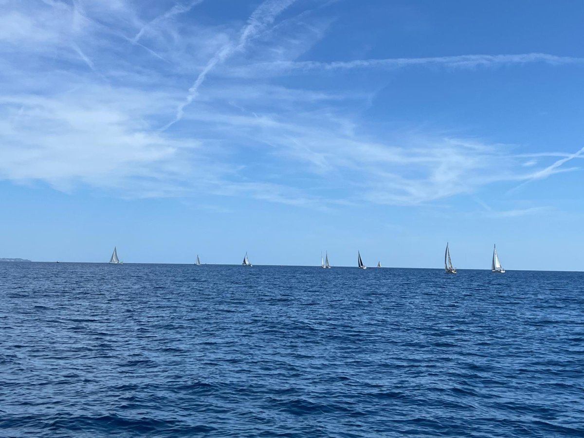 Gita in barca lungo la costa di Vilanova